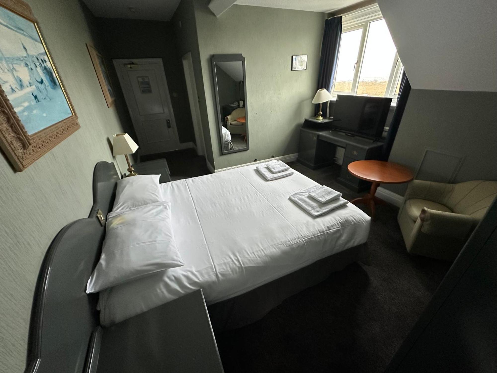 Clarkes Hotel Barrow In Furness Екстериор снимка