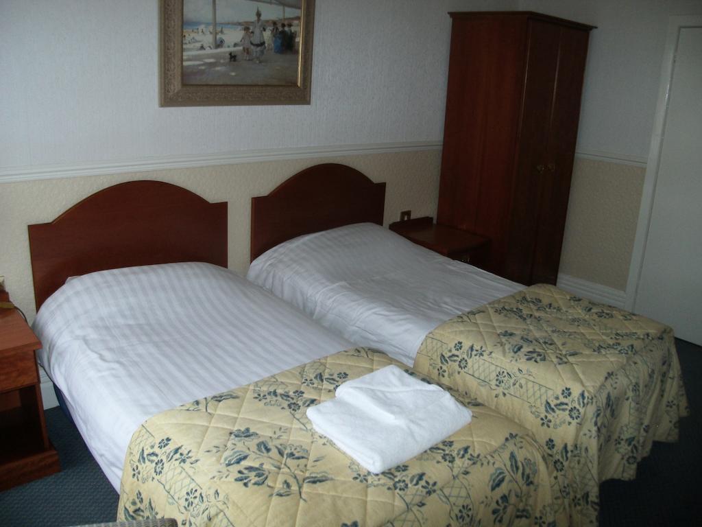Clarkes Hotel Barrow In Furness Стая снимка