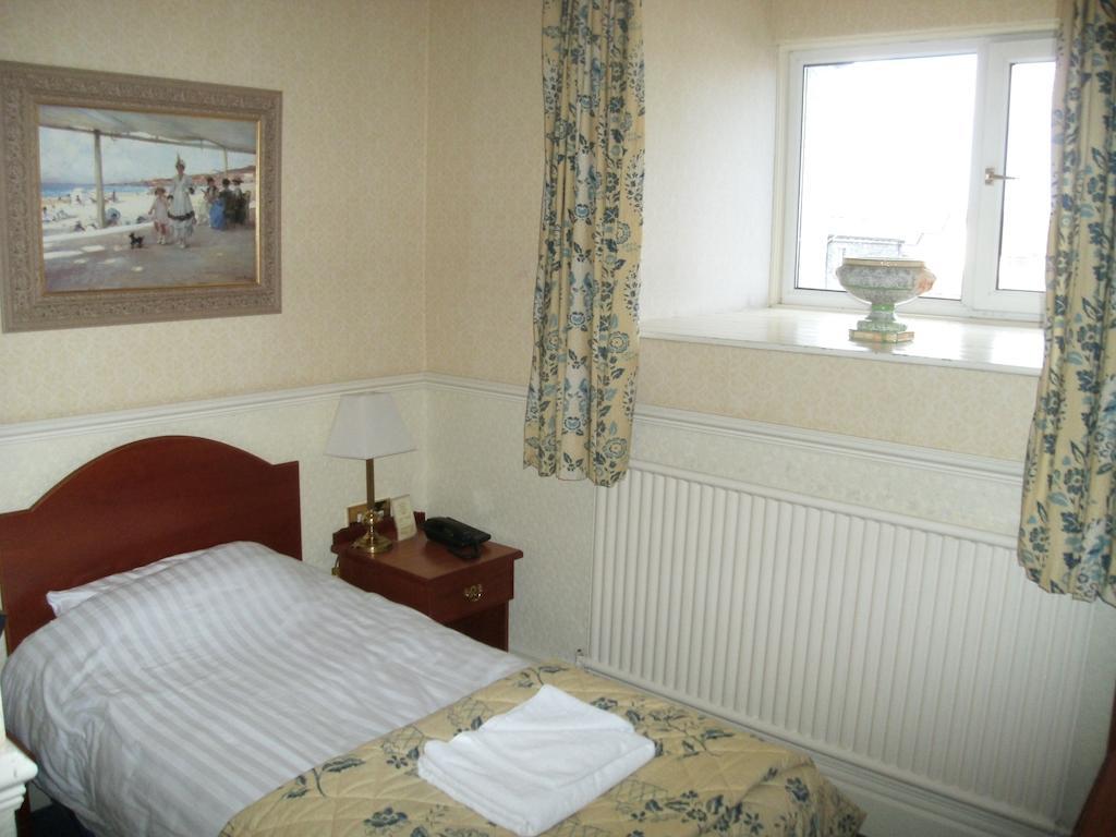 Clarkes Hotel Barrow In Furness Екстериор снимка